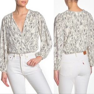 ASTR The Label White Floral Polyester Long Sleeve Top